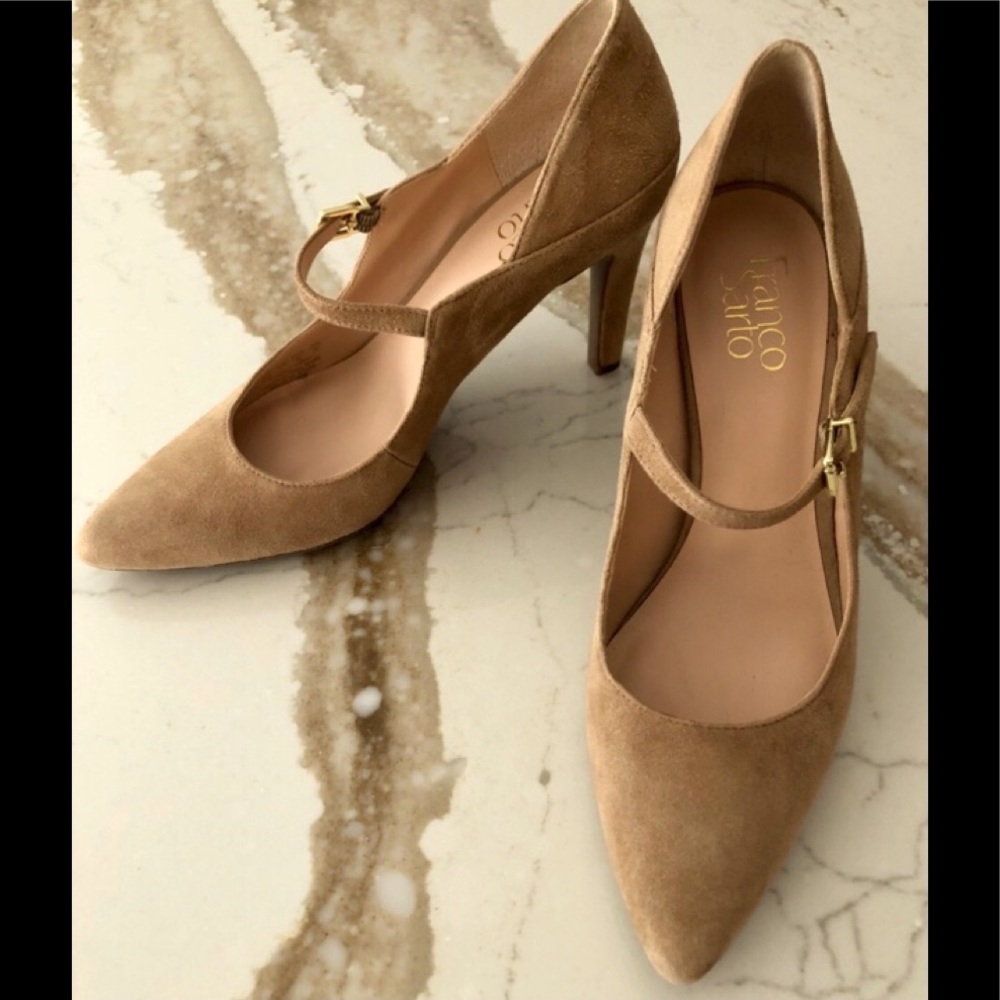 SOLD.  Franco Sarto - Gorgeous Suede Heels - Size 9 Tan Like New Condition